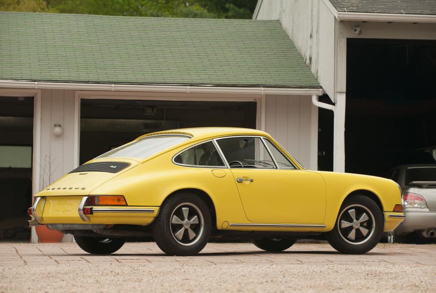 Porsche 911 T 2.4 Coupe 1972 года  (фото 10 из 12)